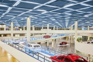 探秘工業(yè)之美 青少年寶馬工廠之行，手繪夢(mèng)想與光影的交織